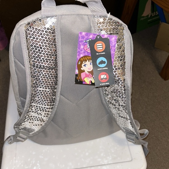 🛍️FOUR 4 THIRTY🛍️ Twinkle Toes Grey Silver Sequin Backpack NEW with tags - Picture 2 of 6